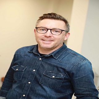 Dr Peter Carr